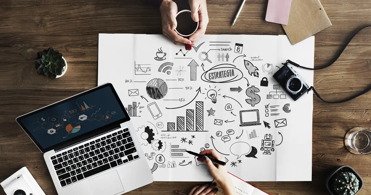 Imagen de drones filmando un lago